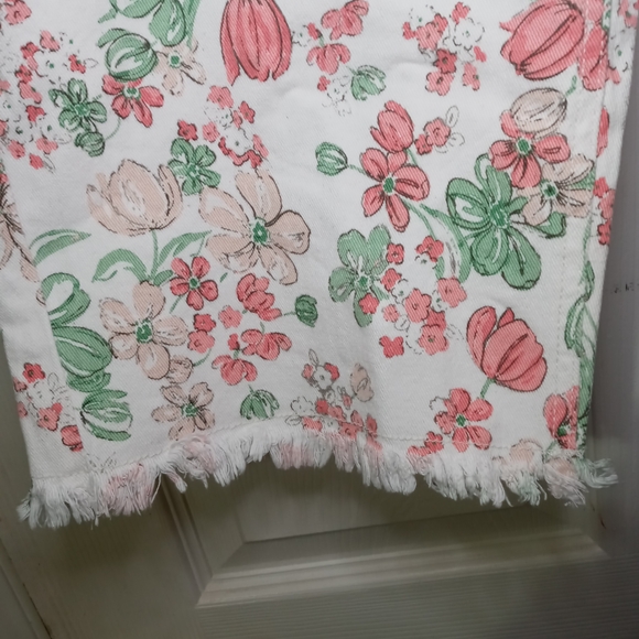 Floral Print C Est. 1946 Denim Capri Pants - Picture 3 of 5